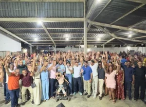 Encontro reuniu vereadores, ex-parlamentares e lideranças políticas em diálogo sobre demandas do município e fortalecimento regional